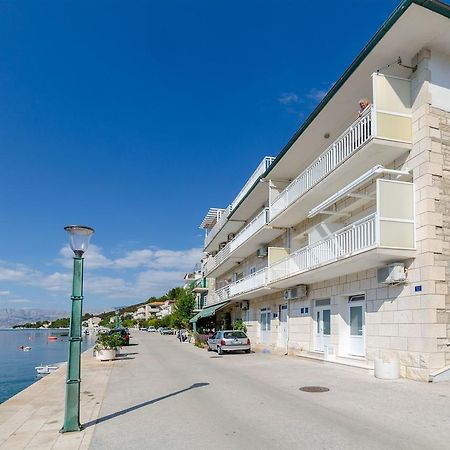 Apartment Mery Povlja  Luaran gambar